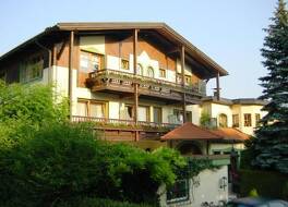 Dietrichsteinerhof Apartments & Rooms