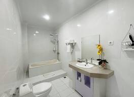 ザ パンダン サリ ホテル 写真