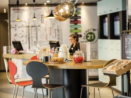 イビス レンヌ サントル ガール スッド 写真