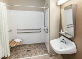 マイクロテル イン & スイーツ バイ ウィンダム ミシガン シティ 写真