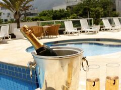 ロイヤルティ バーラ ホテル 写真