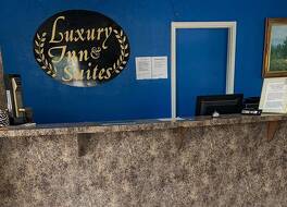 ラグジュアリー イン & スイーツ フォレスト シティ 写真