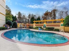 ラ キンタ イン & スイーツ バイ ウィンダム ローリー クラブツリー 写真