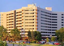 Hilton Chicago/Oak Brook Suites