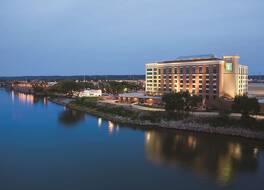 Embassy Suites by Hilton East Peoria Riverfront Hotel & Conference Center 写真