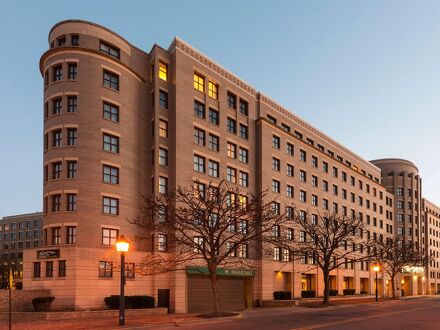 Embassy Suites by Hilton Alexandria Old Town 写真