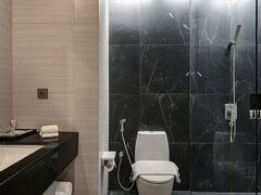 ワイズラグジュホテルスパツィオスラバヤ 写真