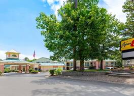 スーパー 8 バイ ウィンダム ユーリカ スプリングス 写真