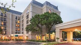 DoubleTree by Hilton Austin University Area