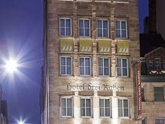 ホテル ドライ ラーベン 写真