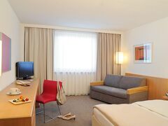 Novotel Duesseldorf City West Seestern 写真