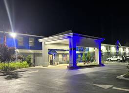 デイズ イン バイ ウィンダム グレート レイクス ネイバル ベース 写真