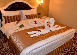 Golden Deluxe Hotel 写真