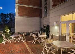 ハンプトン イン & スイーツ ウィリアムズバーグ セントラル 写真