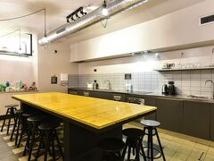 イエロースクエア ローマ 写真