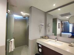 モノポリ オテル ブキティンギ 写真