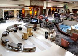 ダブルツリー バイ ヒルトン デトロイト ディアボーン 写真