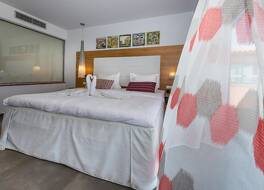 ハイ ビーチ ホテル 写真