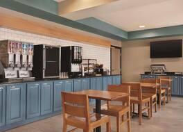 カントリー イン & スイーツ バイ ラディソン ボーリング グリーン ケンタッキー