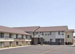 スーパー 8 バイ ウインダム エアポート インターステート 90