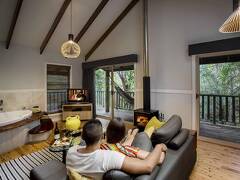 ナローズ エスケープ レインフォレスト リトリート 写真