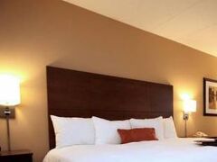 ハンプトン イン シカゴ ナパービル ニア NIU カンファレンス センター 写真