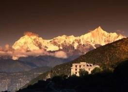 ソンツァム メイリ 写真