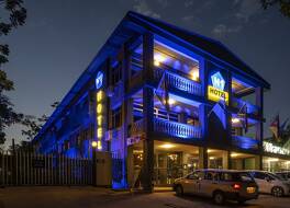 ザ N1 ホテル & キャンプサイト ビクトリア フォールズ 写真