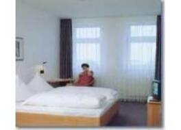 メディアン ホテル ガルニ 写真