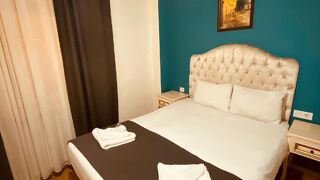 アドラ ホテル カフェ ＆ レストラン