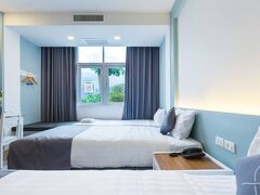 アット ザ トレイン 写真