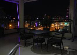 ブルー バーズ インターナショナル ホテル 写真