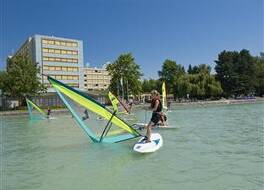 ホテル クラブ ティハニー