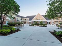 フォーポインツ バイ シェラトン バッファロー グローブ 写真