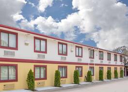 スーパー 8 バイ ウィンダム シャンペーン 写真