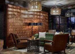 Cumberland House Knoxville Tapestry Collection by Hilton 写真