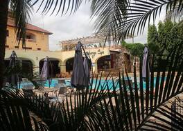 アクラ ロイヤル キャッスル アパートメンツ & スイーツ