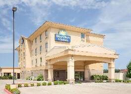 Days Inn & Suites by Wyndham Russellville