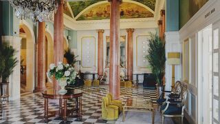 クィーンズ ホテル