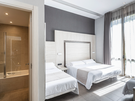 プラザ ゴヤ ルームズ 写真