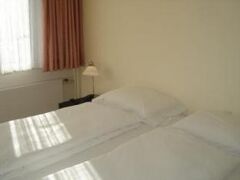 ホテル ヴァイセス クロイツ 写真