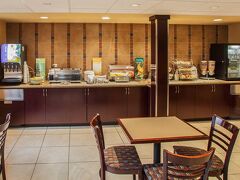 クオリティ イン アンド スイーツ セント チャールズ - ウェスト シカゴ 写真