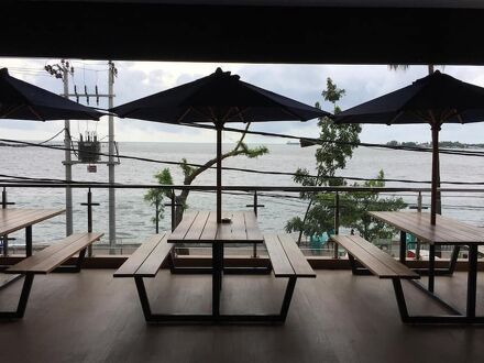 エクスプレシア ホテル マカッサル 写真