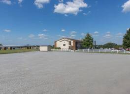 スーパー 8 バイ ウィンダム ダンビル 写真