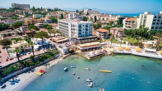 マルティ ビーチ ホテル