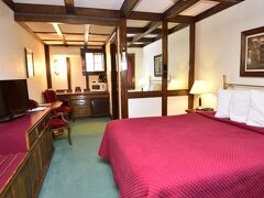 スクイム ウエスト イン 写真