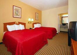 クオリティ イン & スイーツ ディクソン 写真