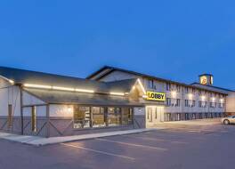 スーパー 8 バイ ウィンダム ミッチェル