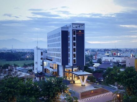 Hotel Grandhika Setiabudi Medan 写真