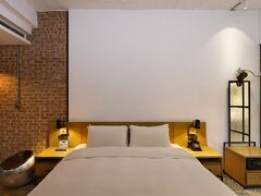 1969 ブルースカイ チェックイン 写真